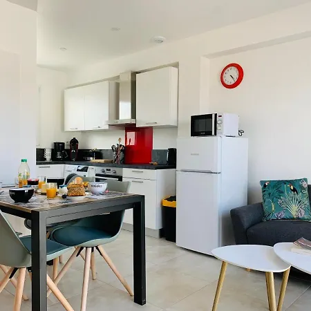 La Fregate Maison Avec Piscine/parking/wifi/plages 5kms Ferienhaus