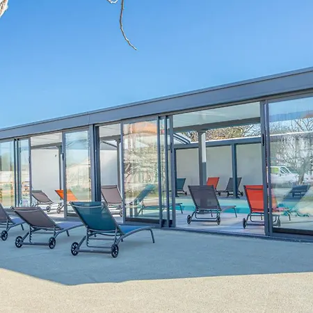 La Fregate Maison Avec Piscine/parking/wifi/plages 5kms Ferienhaus