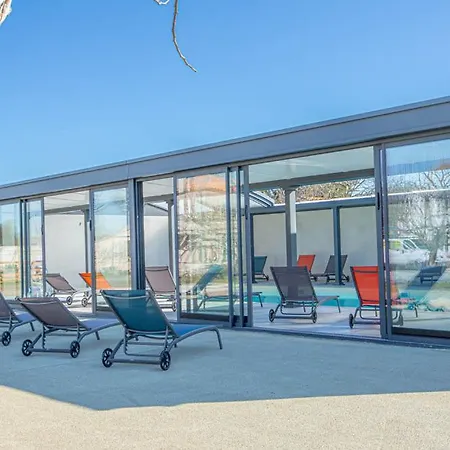La Fregate Maison Avec Piscine/parking/wifi/plages 5kms Holiday home